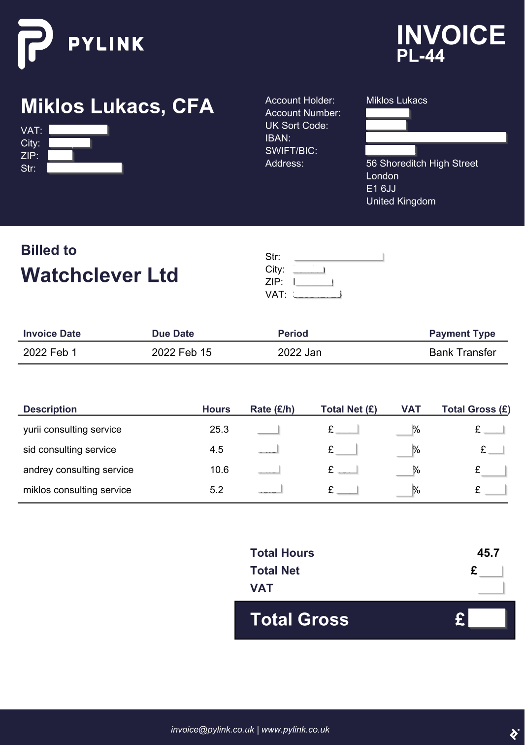 显示了来自Pylink的发票。上面写着“向客户Watchclever Ltd .付款”，并给出了发票日期、到期日、开票期限和付款类型（银行转账）。它还显示了四名顾问各自的工作时间以及总计45.7小时的工作时间。
